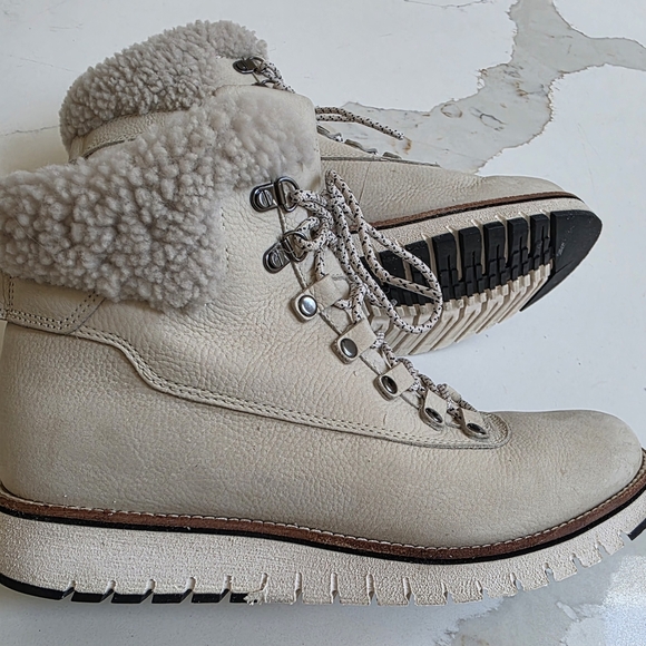 Cole Haan Cream Winter Boots with Sherpa Lining Size 9.5 B Excellent condition. - Picture 1 of 6